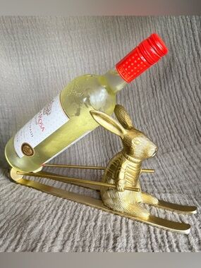 ANTHROPOLOGIE➕Skiing Hare Wine Holder